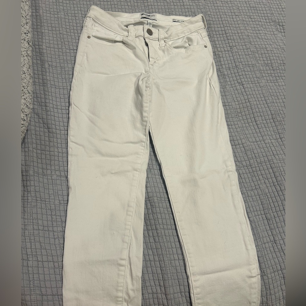 Blue jeans for sale all 20$ a piece lucky brand and flying monkey. Size 26